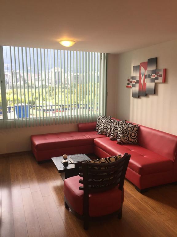 Misuitehotel La Carolina Quito Bagian luar foto