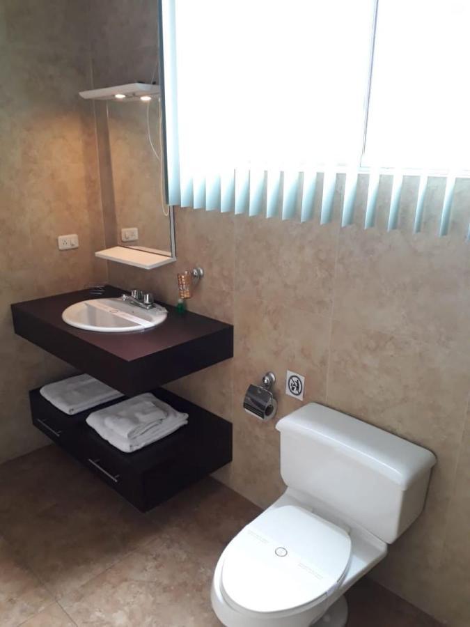 Misuitehotel La Carolina Quito Bagian luar foto